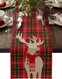 Table Runner Christmas Elk Wearing Red Scarf Linen Runners Kitchen Dining Decor Reusable Decoration 231127