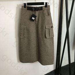 Overskirt de lã com fivela triangular feminino clássico solto cintura alta meia saia designer saia longa