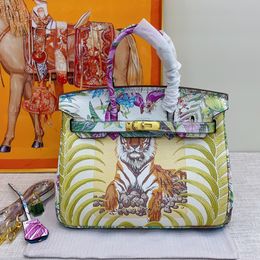 Painted Graffiti Tote Handbags Crossbody Bag Shoulder Bags Ladies Handbag Gold Hardware Layer Lychee Grain Cowhide 30cm