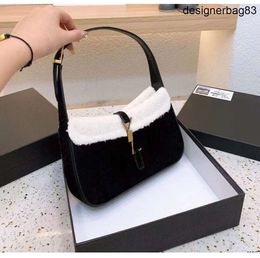 2023 Top quality Armpit Bags Classic Leather Designer Handbags for Ladies Shoulder Baguette MultiColor Fashion wholesale