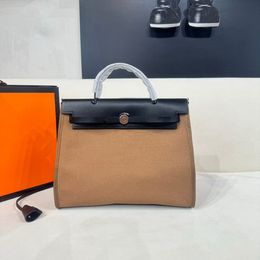 Frauenbeutel Luxusdesigner Männer Handtasche Klassische Cross -Lock -Taschen Mode Leder wasserdichte Leinwand Tote Tasche