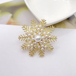 Brooches Retro Snowflake Baroque Court Brooch Mediaeval Men's And Women's Suit Micro Pearl Flower Coat Accessories