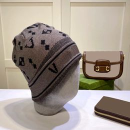 Knitted hat the latest high-grade breathable winter trend hat, embroidered check wool hat, foreign trade explosion batch