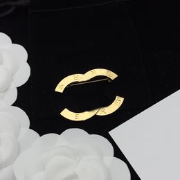 GG GG Designer Brand C Letter Copper Brooches Women Gold Plated Crystal Rhinestone Jewellery Brooch Letters Pearl Pin Marry Christmas Party Gif