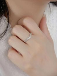 Cluster Rings European And American Selling Sterling Silver S925 Platinum White Zircon V-shaped Band Jewellery Design Sense Fashion Ring