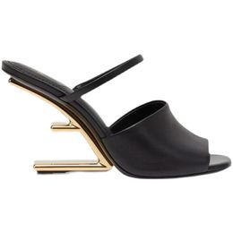 New Strange Style Gold Letter Heel Sandals Summer 2023 Womens Dress Party Designer Shoes Fashion Luxury Slippers Slingback