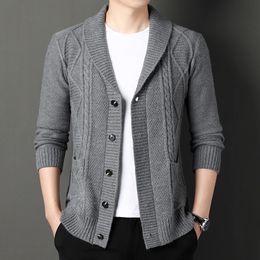 Men's Jackets 2023 Autumn Winter Trend Personalized Jacquard Knitted Cardigan High end Casual Fashion Thickened Warm Sweater Coat 231128