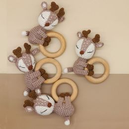 Baby Teethers Toys 1pc BPA Free DIY Crochet Elk Wooden Ring Rattle born Teething Nursing Soother Molar Educational 230427