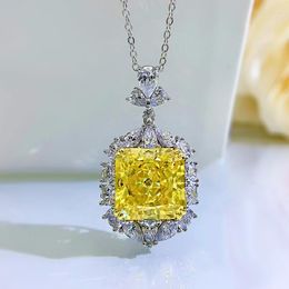 Chains 2023 S925 Silver Inlaid High Carbon Diamond 13 Broken Cut Necklace Pendant For Women