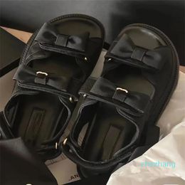 Designer-2023 Sandals Summer Flats Sexy Real Leather Shoes Ladies Beach Slippers fashion versatile