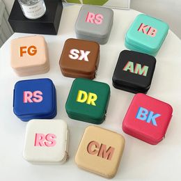 Jewelry Boxes Personalized Design Travel Box Soft linen lining With Shadow Print Letter Embossed Holds Earrings Bracelets Necklaces 231127