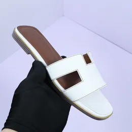 2023 designer slides womens sandals flats flip flops Fashion woven early spring Colour blocking for women Leather horse buckle slipper