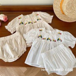 Rompers Summer Baby Short Sleeve Colorful Embroidery Tops Shorts 2 Pieces Suit Girls Lace Square Collar Clothing Set Clothes 230427