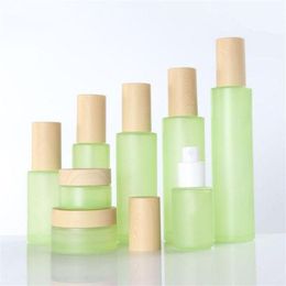 20ml 30ml 40ml 60ml 80ml 100ml 120ml Green Frosted Glass Cream Jar Mist Spray Lotion Pump Bottle with Wooden Lids Caps Cosmetic Contain Wlod