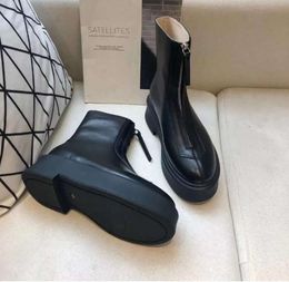 Ankle Chelsea Boots Flat Wedges Chunky Boot Smooth Leather Platform Zipper Slip-On Round Toe Block Heels The Row Comfortable shoes