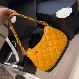 19 Series 23k Underarm Bag Designer Womens Shoulder Bag 23cm Leather Diamond Plaid Gold Hardware Metal Buckle Luxury Handbag Wide Chain Crossbody Bags Fashion Bags