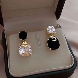 Stud Female Asymmetric Black and White Crystal Earrings 2023 Luxury Korean Accessories 231128