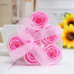 Artificial Rose Gift Box Soap Flower Bundle Heart Christmas Valentine's Day Christmas Gift Set New Year Decoration 231127