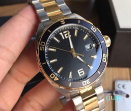 Wristwatches Men Watches Quartz Movement 316L Band Waterproof Sapphire Crystal Luminous Watches