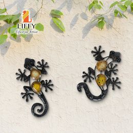 Decorative Objects Figurines 2pcs Metal Gecko Wall Decor for Home Decoration Outdoor Animal Statues Sculptures of Jardin Brother 231129