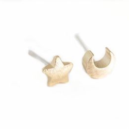 The latest elements gold stud earrings a star moon combination stud earring whole242E