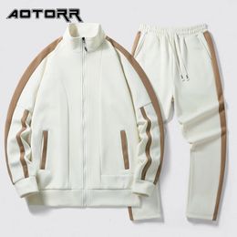 Mens Tracksuits Autumn Fashion Striped Men Tracksuit Set Long Sleeve Jacket Sweatpants Loose Casual Sport Suit Harajuku Sportswear 231129