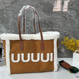 Fuzzy Tote Bag Designer Women Furry Shoulder Bags Casual Shopper Handbag Fluffy Shopping G Totes Large Crossbody Bag Brown White Purse