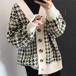 Womens Knits Tees Autumn Winter Warm Vintage Cardigan Women Button Up V Neck Long Sleeve Coat Aesthetics Retro Woman Sweater 231129