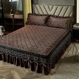 Bed Skirt Luxury Embroidery Bedspread Thicken Plush Quilted Bed Skirt Winter Warm Soft Velvet King Size Bed Cover Not Including Pillowcase 231129