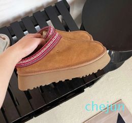 Slipper Autumn Winter australia designer Women men fashion warm Mini Platform Boot Soft shoes snow booties