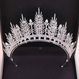 2021 Gold Princess Headwear Chic Bridal Tiaras Accessories Stunning Crystals Pearls Wedding Tiaras And Crowns 12154209c