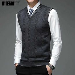 Men's Vests New Autum Fashion Brand Solid 6% Wool Pullover Sweater V Neck Knit Vest Men Trendy Sleeveless Casual Top Quality Men Clothing Q231129