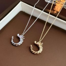 Chains Fashion Dragon Shaped Patterned Metal Pendant Necklace For Women Girls Golden Silver Color Clavicle