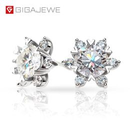 GIGAJEWE Christmas Gift Total 1 6ct EF color Stud Earring Diamond Test Passed Moissanite 18k White Gold Plated 925 Silver Snowflak288b