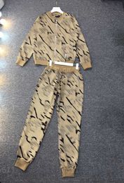 Womans Tracksuit Women Designer Clothing Sweat Suit Retro Fashion Printed Long Sleeved Jacket Pantsuit Jogging Suit Top And Pants 2 Piece Set Womens Sweatsuits
