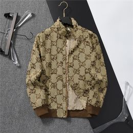 Spring New Men's Designer Jacket Sports Trench Coat Long Sleeve Zipper Pocket Men Casual Hoodie Outerwear Plaid Jacket