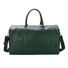 Fashion Luxury Duffle Waterproof Travel Bags Women Weekend Handbag Men Fitness Shoulder Bag Female Luggage Bag large capac 211102289f