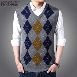 Men's Vests New Fashion Brand Sleeveless Sweater Mens Pullover Vest V Neck Slim Fit Jumpers Knitting Patterns Autumn Casual Clothing Men Q231129