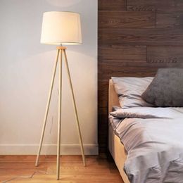 Floor Lamps Scandinavian Solid Wood Floor Lamp Living Room Sofa Standing Lamps Creative Tripod Bedroom Vertical Table Lights Home Deco W0428