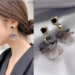 Stud 925 silver pin retro palace irregular acrylic crystal black rose petal earrings Mesh red bump Colour earrings YQ231128