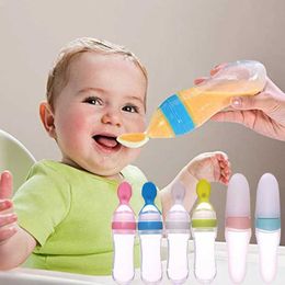 Cups Dishes Utensils Squeezing Feeding Bottle Silicone Newborn Baby Training Rice Cereal Food Spoon Supplement Feeder Safe Useful Tableware For Kids P230314
