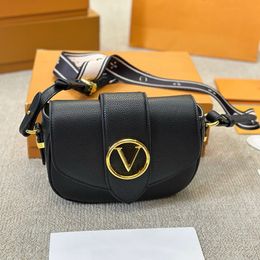 Designer Shoulder Bag Four seasons Crossbody bag Purses Handbags Lady Luxury Famous Brands Fashion Letter Small Square Bag Women's Crossbody Bag