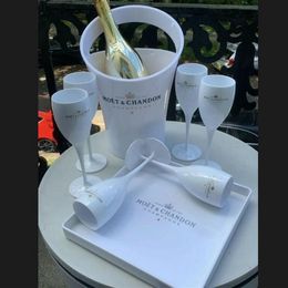 MOET & CHANDON ICE BUCKET CHAMPAGNE FLUTE SET White Plastic Champagne Party Sets283e