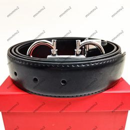 2023 Con scatola Cintura da uomo firmata FeRrAgAmOs Cinture da lavoro di moda di lusso Cintura da donna Cintura con fibbia in metallo nero Cintura per coppia