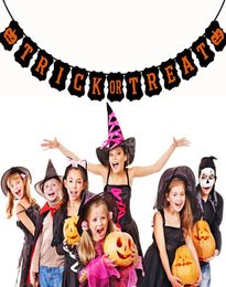 Whole 1 PCS 3M Trick or Treat Banner Decorative Kraft Hanging Banner for Halloween Decoration Black and Orange1518261