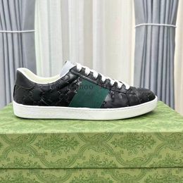 Luxury 2023 Designer Shoes Mens Womens Cartoons Casual Shoe bee Ace Genuine Leather Snake Embroidery Stripes Classic Men Sneakers 35-46 03