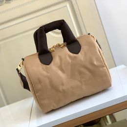 Designer Shoulder bag Fashion Handbag 25CM Luxury Crossbody bag Delicate knockoff Boston bag With Box YL045