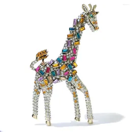 Brooches CINDY XIANG Large Beautiful Rhinestone Giraffe Brooch Fashion Vintage Animal Pin 3 Colours Available Winter High Quality Jewellery