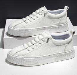 Leather Men White Sneakers Breathable Skateboarding Shoes Mens Outdoor Walking Running Shoes Couple Casual Shoes Size 39-44