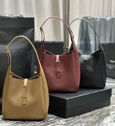 Borsa da ascella di design di lusso borse da donna moda classica pelle di vitello Hobo la borsa tote di qualità LE5 A7 borse a tracolla borsa tracolla regolabile